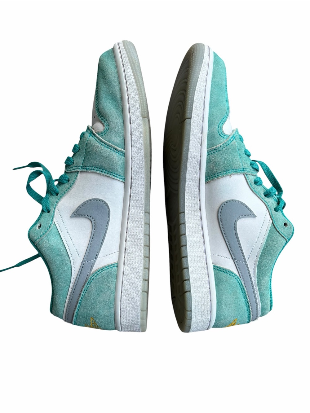 Nike Air Jordan 1 Low SE In Emerald Sz 9 - Picture 3 of 10